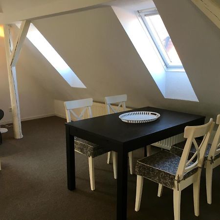 Studio Emilie Detmold Luaran gambar